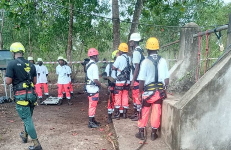 Lehrgangsende an der Feuerwehrakademie in Zanzibar